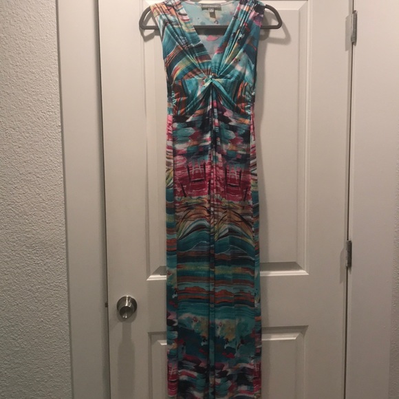 Kate & Mallory Dresses & Skirts - Kate and Mallory long dress